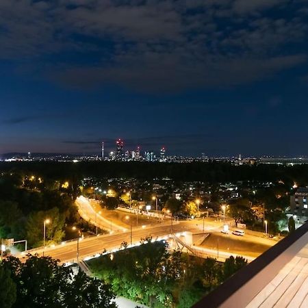 Hoch Hinaus, Neu Und Stilvoll Mit Pool Am Dach Apartment Vienna Luaran gambar