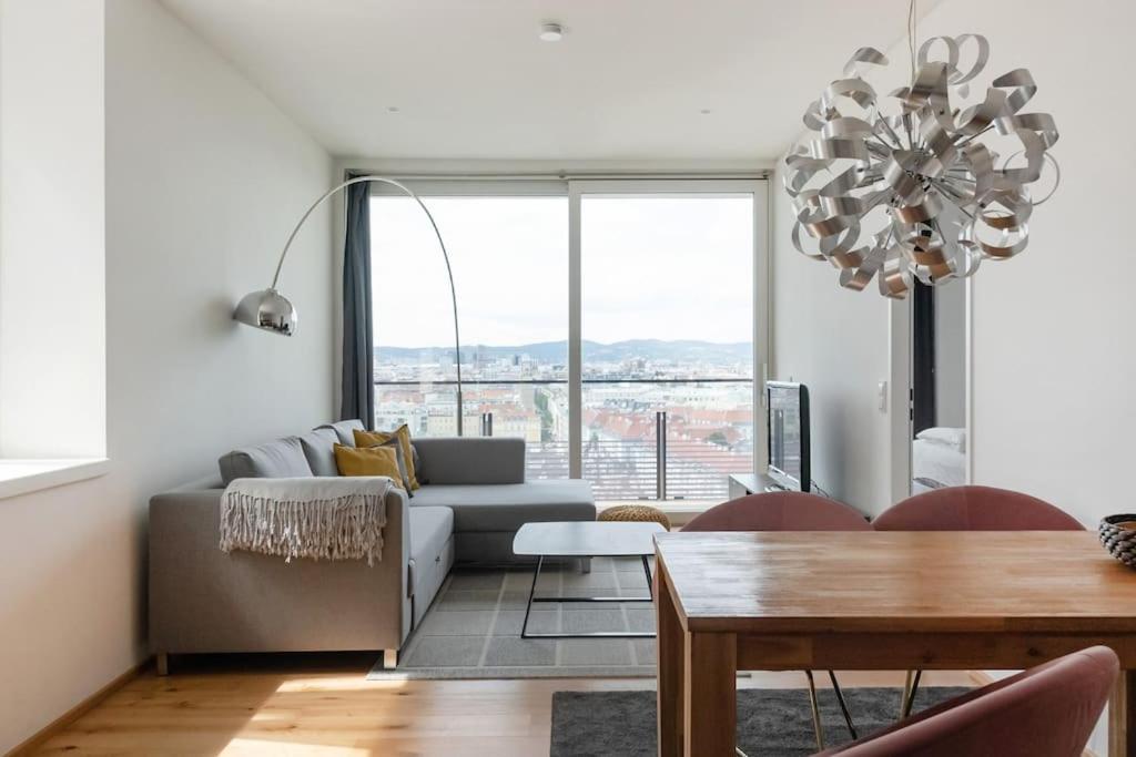 Hoch Hinaus, Neu Und Stilvoll Mit Pool Am Dach Apartment Vienna Luaran gambar