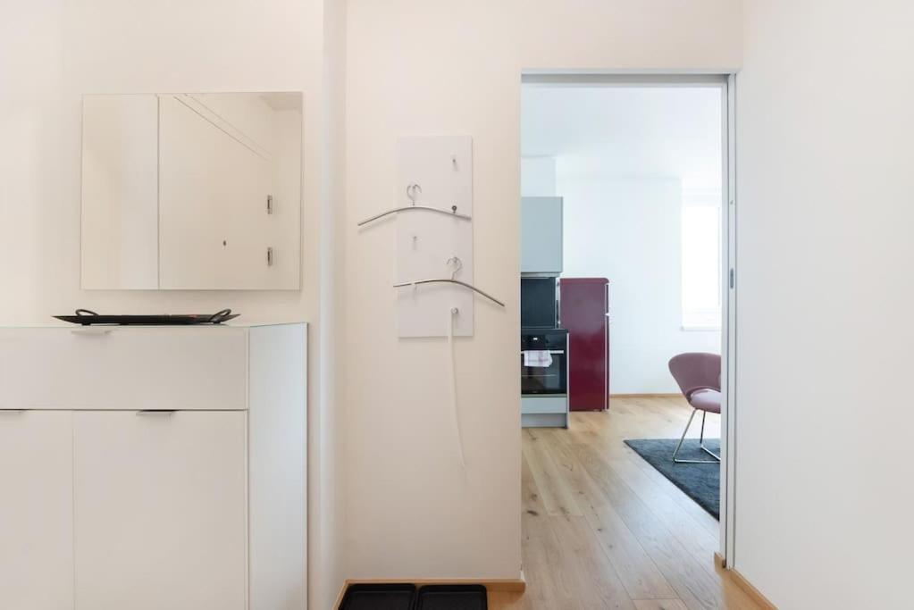 Hoch Hinaus, Neu Und Stilvoll Mit Pool Am Dach Apartment Vienna Luaran gambar