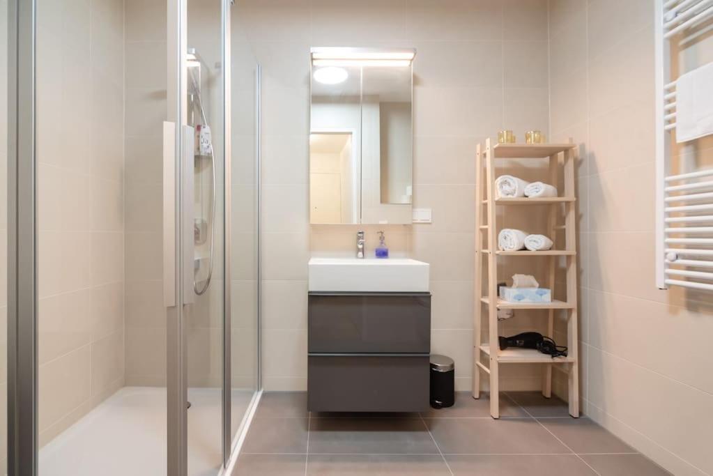 Hoch Hinaus, Neu Und Stilvoll Mit Pool Am Dach Apartment Vienna Luaran gambar