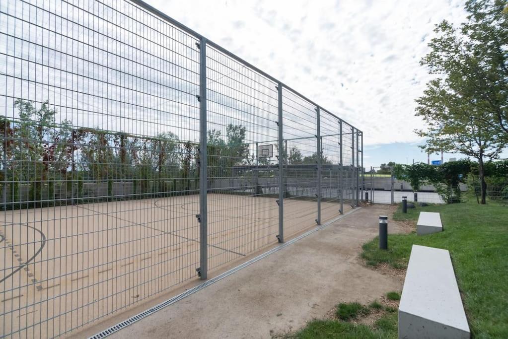 Hoch Hinaus, Neu Und Stilvoll Mit Pool Am Dach Apartment Vienna Luaran gambar
