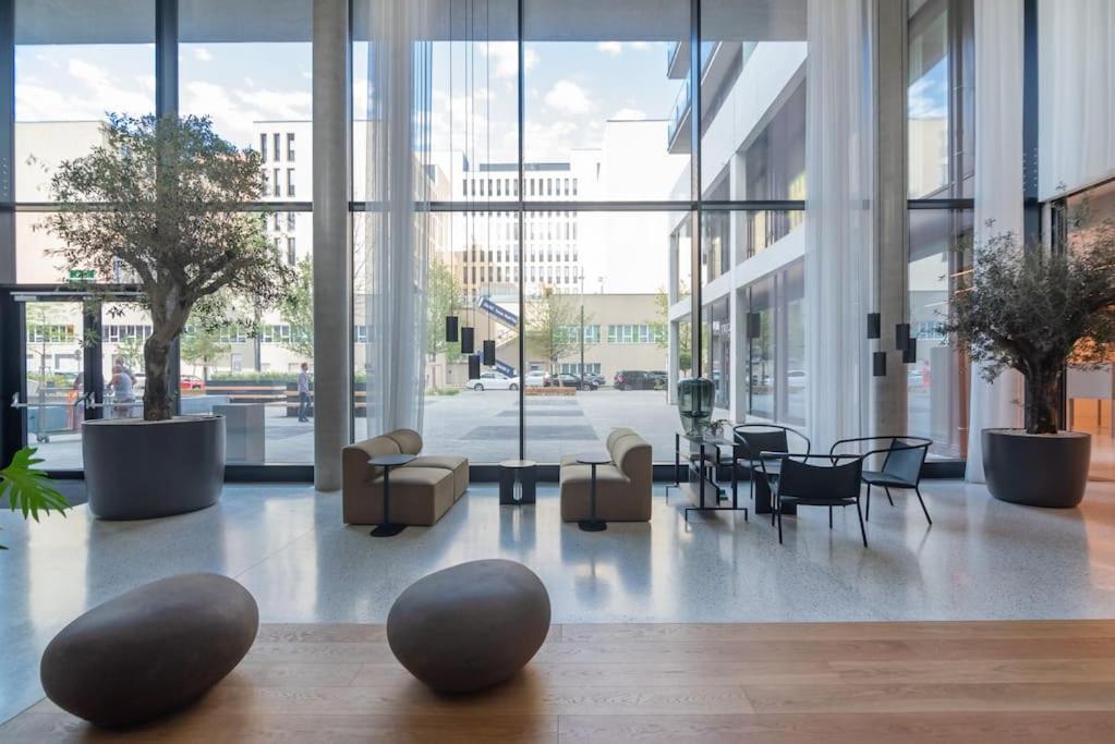 Hoch Hinaus, Neu Und Stilvoll Mit Pool Am Dach Apartment Vienna Luaran gambar