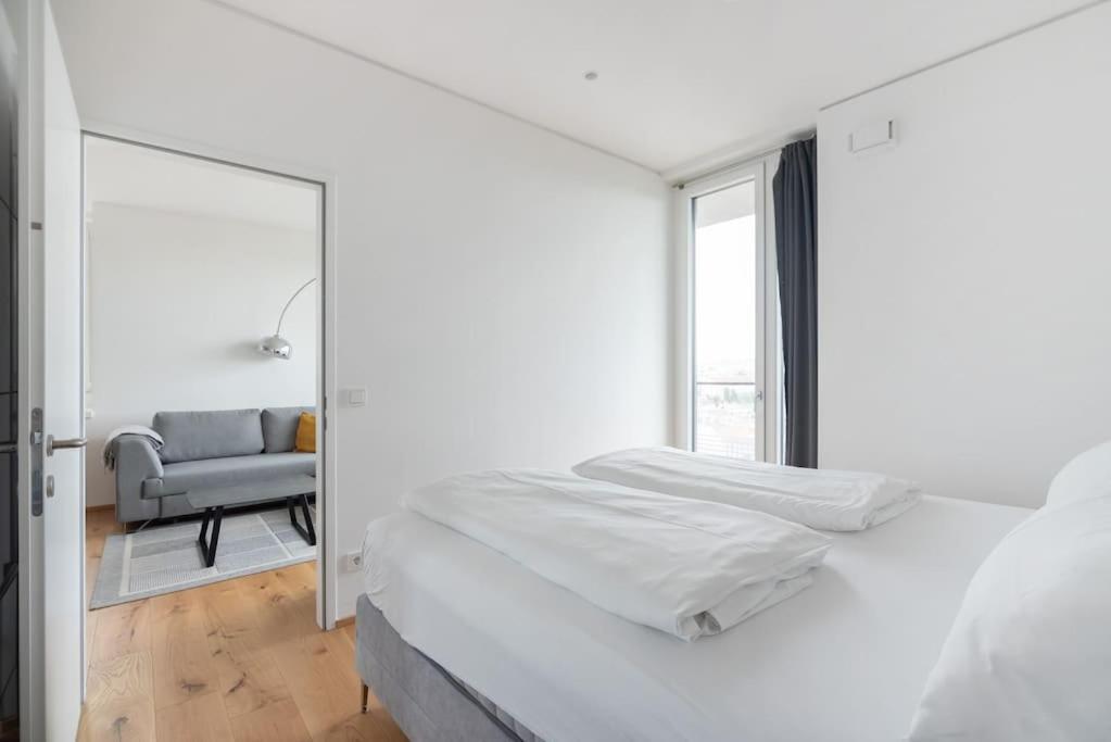 Hoch Hinaus, Neu Und Stilvoll Mit Pool Am Dach Apartment Vienna Luaran gambar