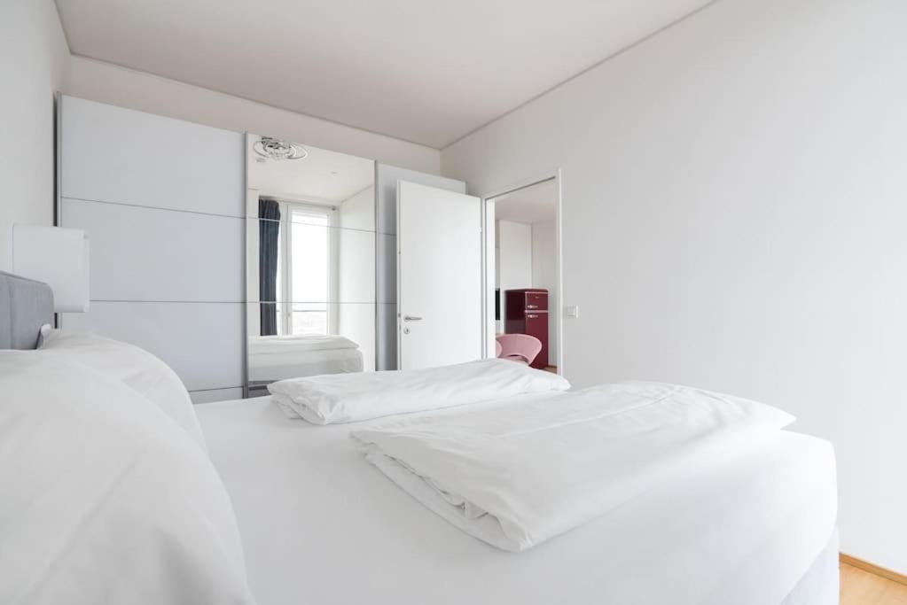 Hoch Hinaus, Neu Und Stilvoll Mit Pool Am Dach Apartment Vienna Luaran gambar