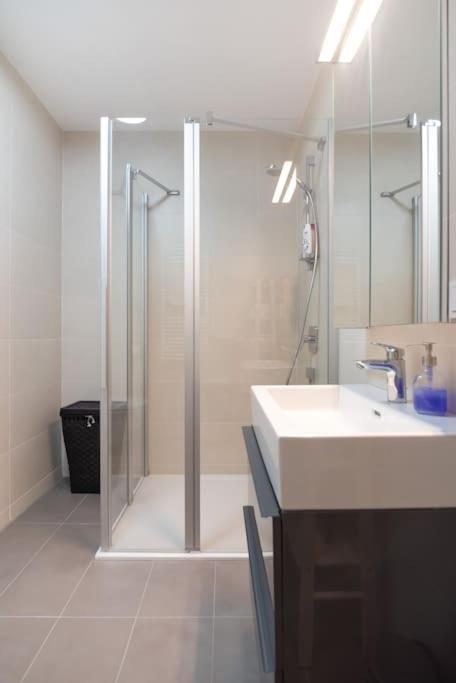 Hoch Hinaus, Neu Und Stilvoll Mit Pool Am Dach Apartment Vienna Luaran gambar